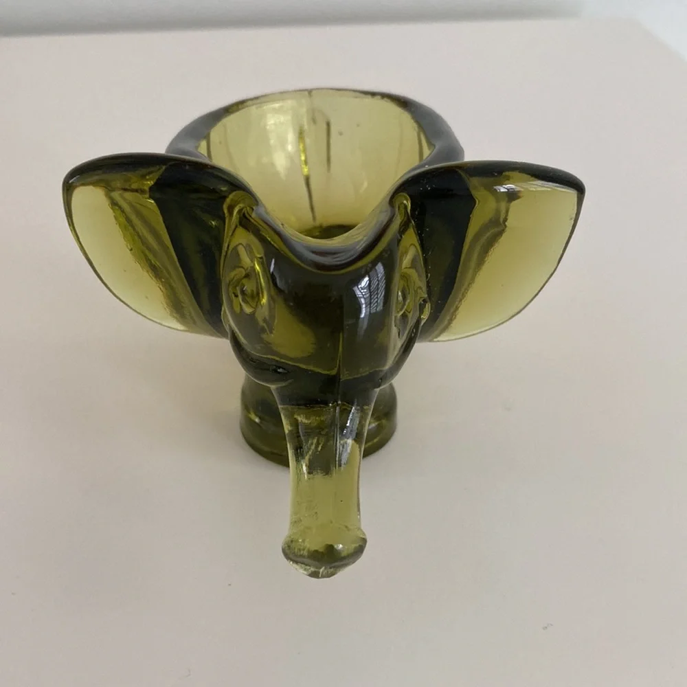 Vintage Murano Italy Green Glass Elephant Ashtray Small Cigar Ashtray Holder - Picture 2 of 9
